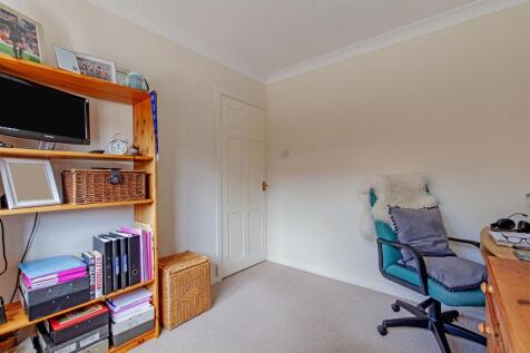 Bedroom 4-2.jpg