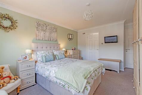 Bedroom 1-3.jpg