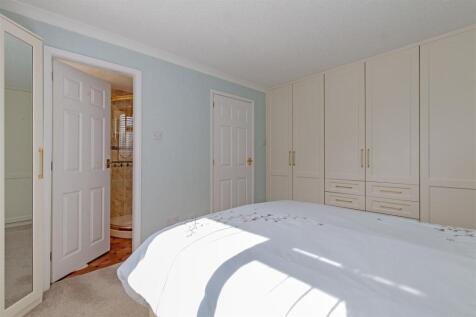 Bedroom 1-3.jpg