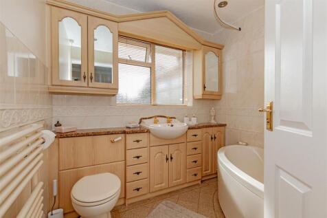 Bathroom-1.jpg