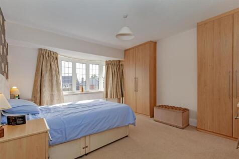 Bedroom 1-1.jpg