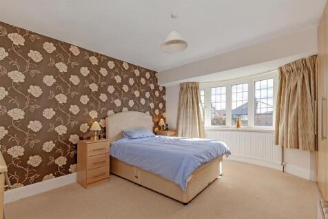 Bedroom 1-2.jpg