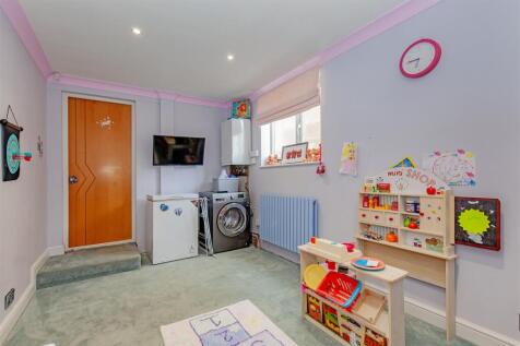 Family Room-2.jpg