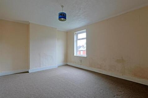 Bedroom 1-1.jpg