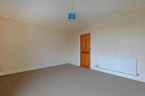 Bedroom 1-2.jpg