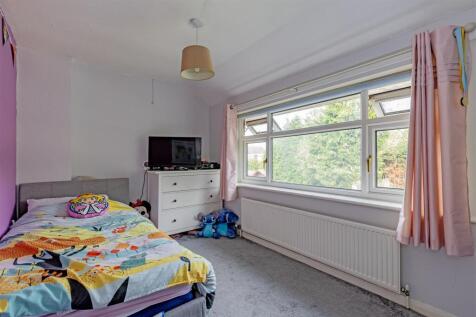 Bedroom 3-2.jpg