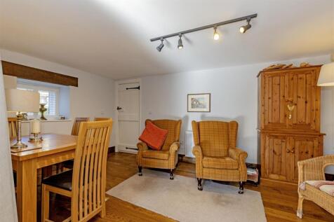 Dining Room-3.jpg