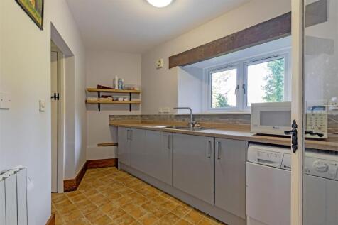 Utility Room-1.jpg