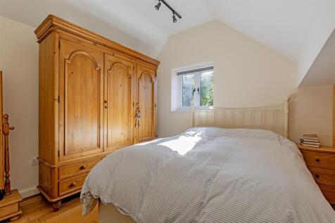 Bedroom 1-3.jpg