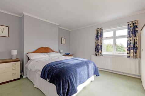 Bedroom 1-1.jpg