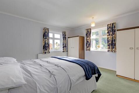 Bedroom 1-2.jpg