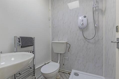 Annexe Shower Room-1.jpg