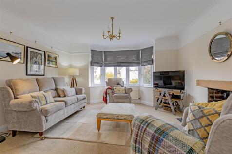 Reception Room-2.jpg