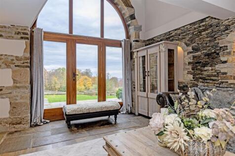 Reception Room-3.jpg