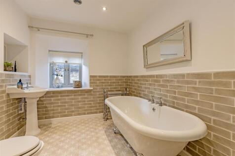 Bedroom 2 En Suite-2.jpg