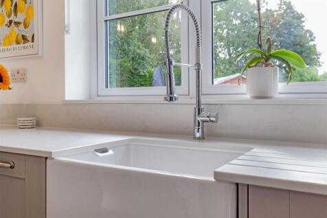 Impressive Kitchen/ Breakfast Room