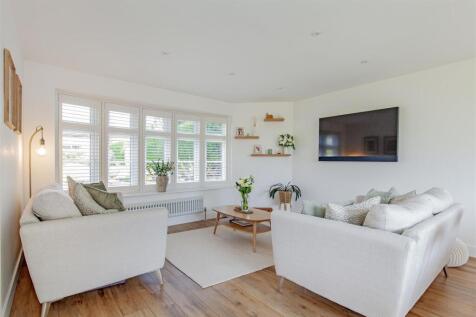 Stunning Open Plan Dining/Living Space