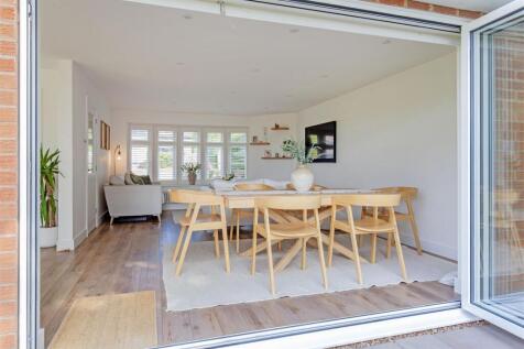 Stunning Open Plan Dining/Living Space