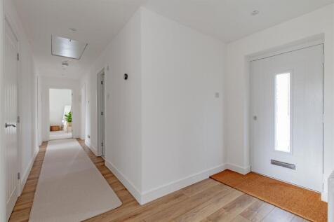 Spacious Entrance Hall