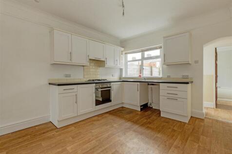 Kitchen/ Dining Room