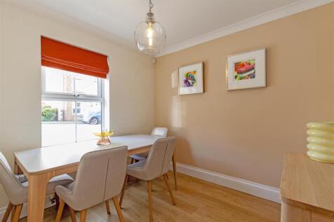 Dining Room-2.jpg