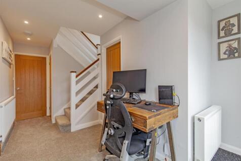 Spacious Entrance Hall