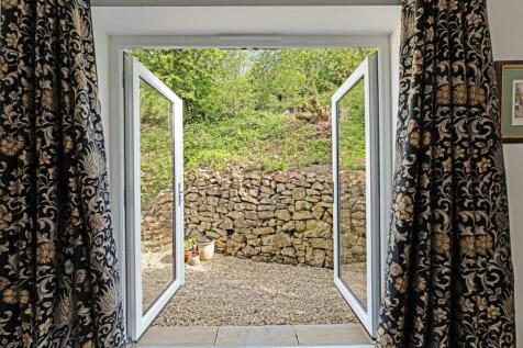 Lounge Doors