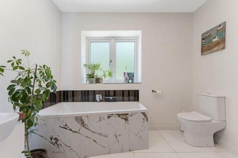 Bedroom Two En-Suite