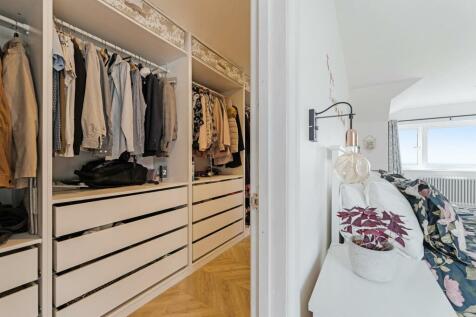 Bedroom One Walk-in Wardrobe