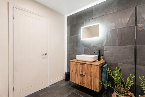 Bedroom One En-suite