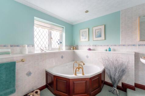 Four-Piece Family Bathroom