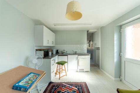 Annex - Lounge/Kitchenette
