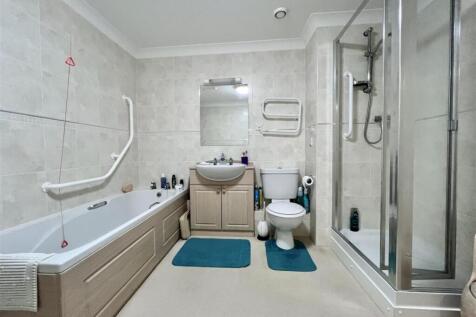Four-Piece Bathroom