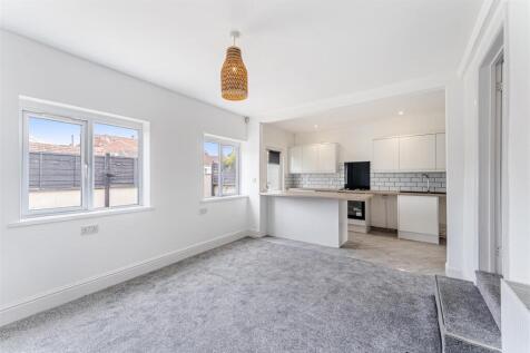 Living Room/Kitchen
