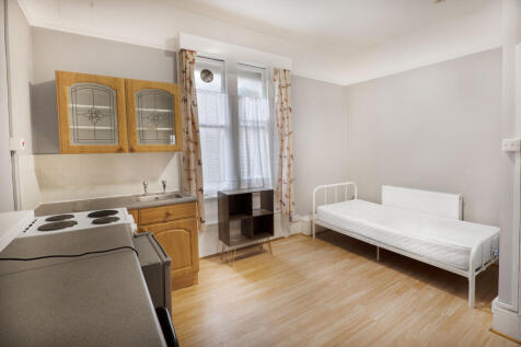 Semi-studio to rent