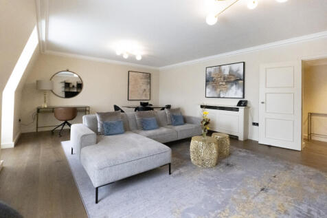 2-Bed, 2-Bath Flat to rent