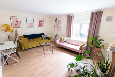 2 bed flat to rent
