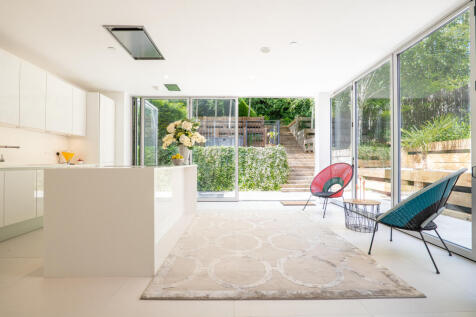 Six bedroom home to rent
