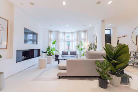 Six bedroom home to rent