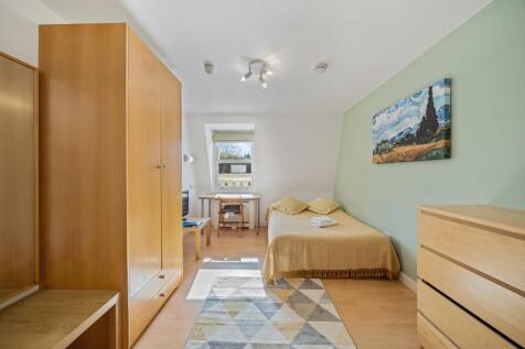 Studio to let