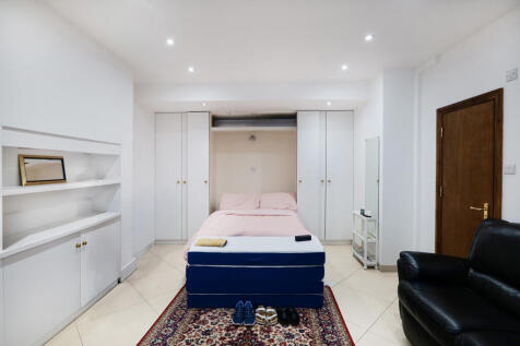 Studio flat to rent