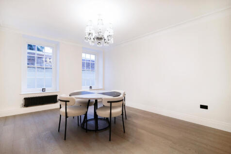 4 Bedrooms Apartment for rent