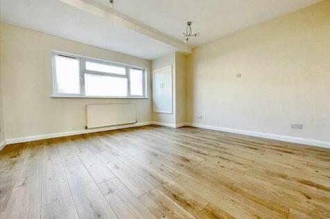 Bedroom/extra living