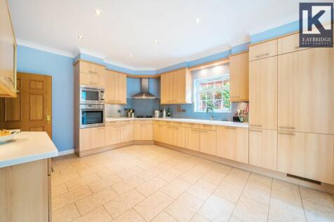 McKenzie Way, Epsom