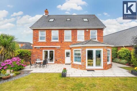 McKenzie Way, Epsom