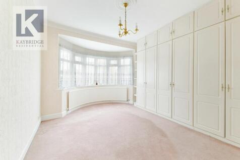 Salisbury Road, Worcester Park - KT4 7DG