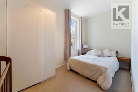 Noble Park, Epsom