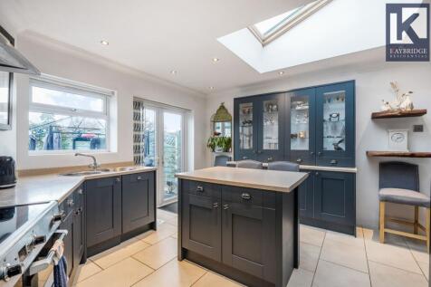 Willow Way, Epsom