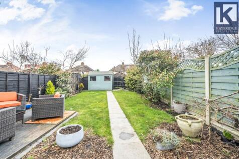 Willow Way, Epsom