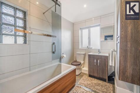 Willow Way, Epsom